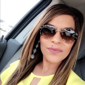 Meet your Posher, Lori